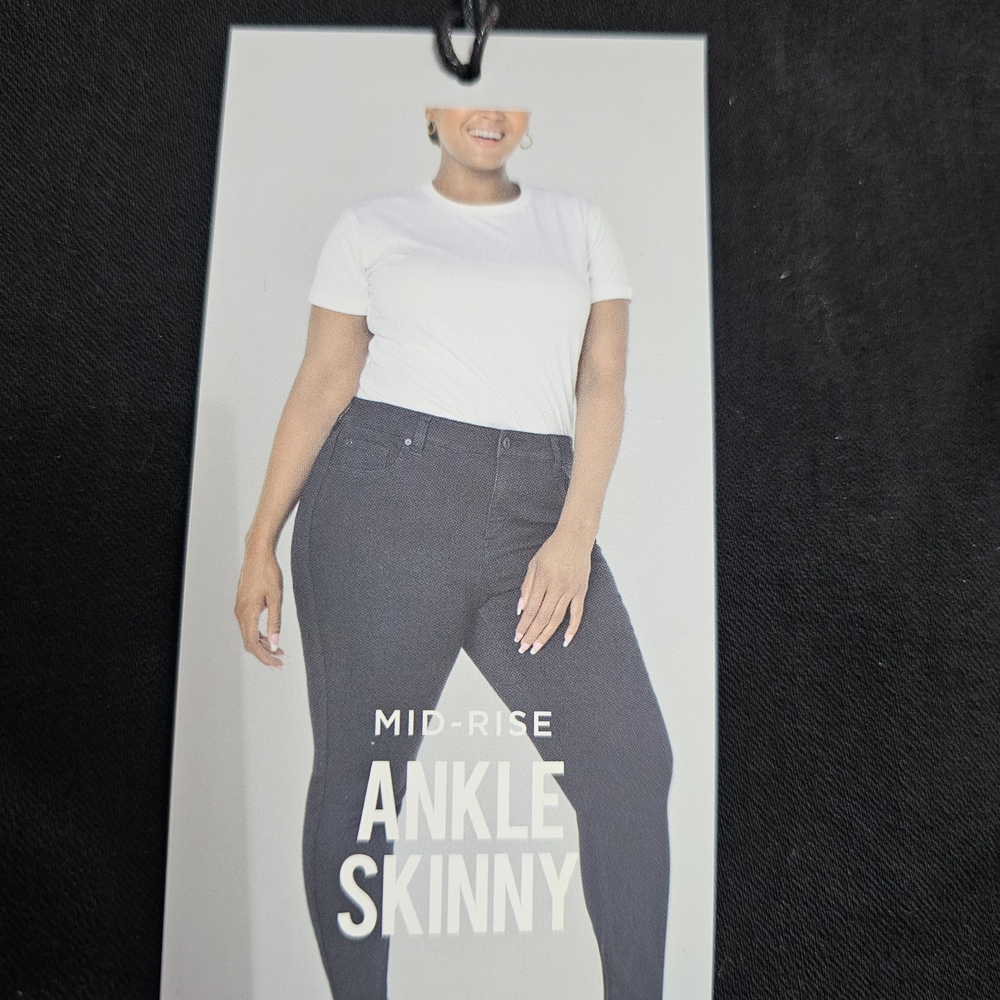 Celebrity Pink Women's Skinny Jeans - Dark Blue